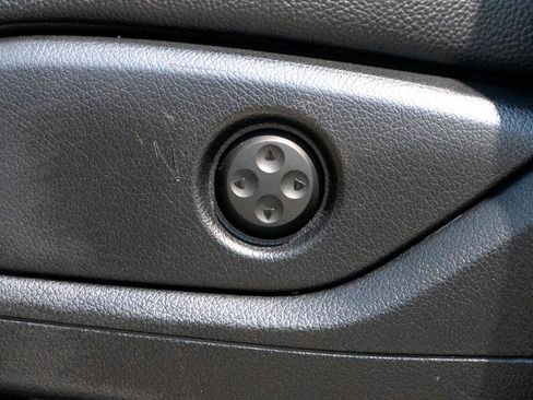 Used 2018 Mercedes-Benz GLE 43 AMG 4MATIC w/ Night Package image 28