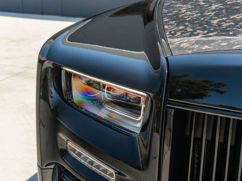 Used 2024 Rolls-Royce Phantom Sedan w/ The Phantom Package RWD image 34