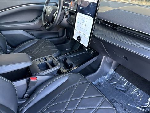 Certified 2025 Ford Mustang Mach-E Select RWD image 15