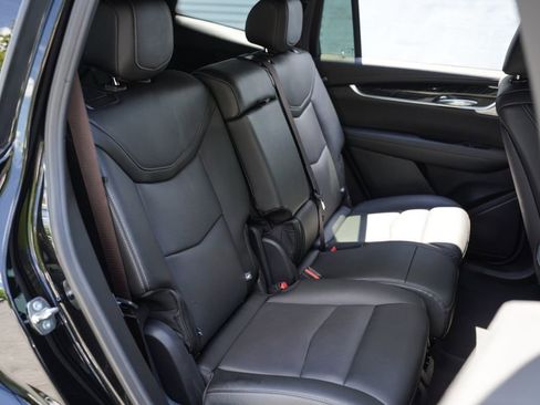 Used 2024 Cadillac XT6 Premium Luxury image 27