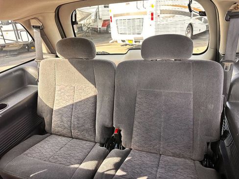 Used 2005 GMC Envoy XL SLE image 20