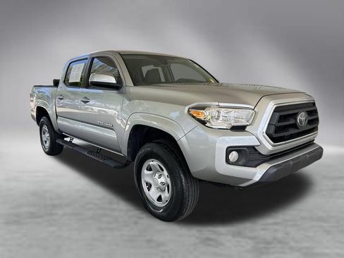 Used 2022 Toyota Tacoma SR5 RWD image 2