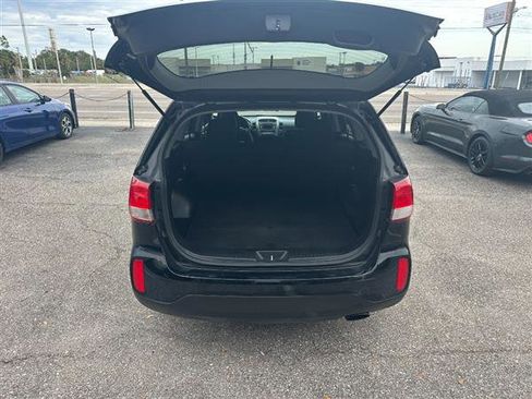 Used 2014 Kia Sorento LX image 16