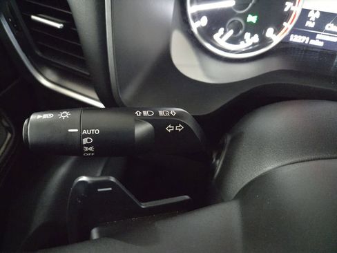 Used 2024 Nissan Rogue SV w/ SV Premium Package image 32