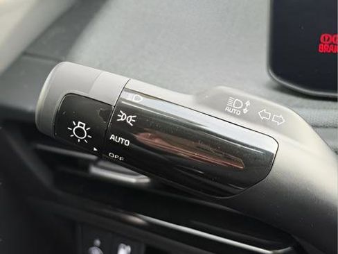 Used 2025 Kia EV6 Light w/ Light LR Technology Package image 8