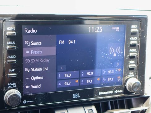 Used 2020 Toyota RAV4 XLE Premium FWD image 6