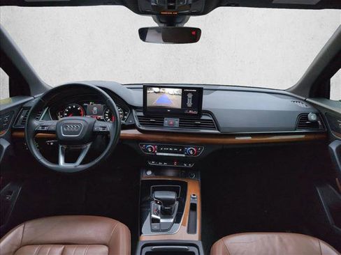 Used 2021 Audi Q5 Premium image 21