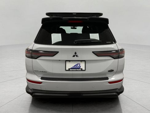 New 2026 Mitsubishi Outlander AWD image 4