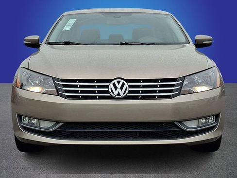 Used 2015 Volkswagen Passat TDI SEL Premium FWD image 2