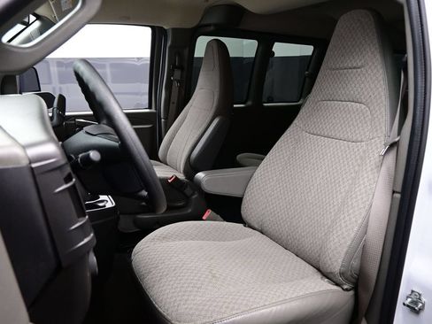 Used 2025 Chevrolet Express 3500 LT w/ LT Preferred Equipment Group RWD image 9