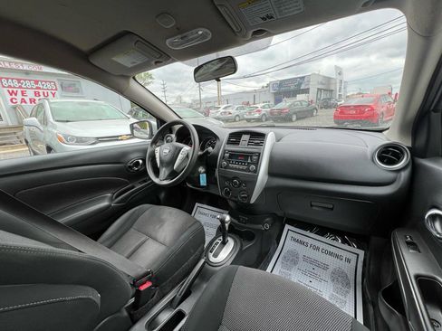 Used 2018 Nissan Versa SV FWD image 37