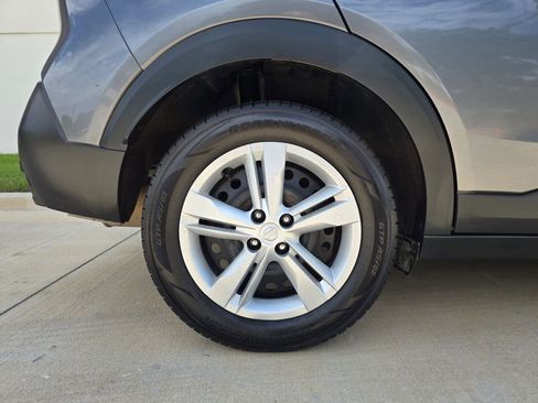 Used 2020 Nissan Kicks S FWD image 39