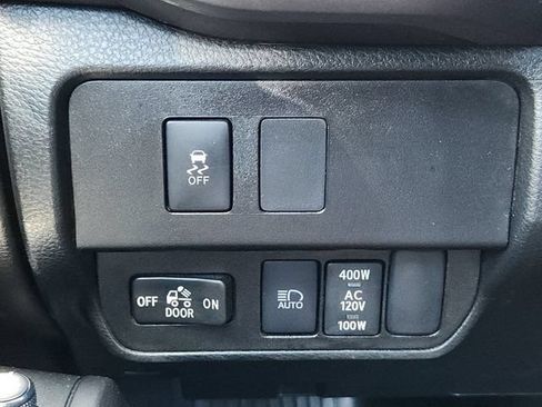 Used 2022 Toyota Tacoma TRD Off-Road AWD/4WD image 29