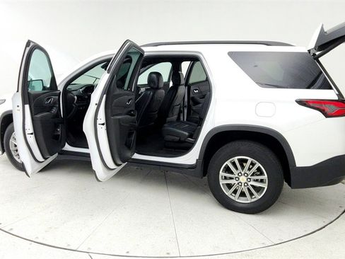 Used 2023 Chevrolet Traverse LT image 11