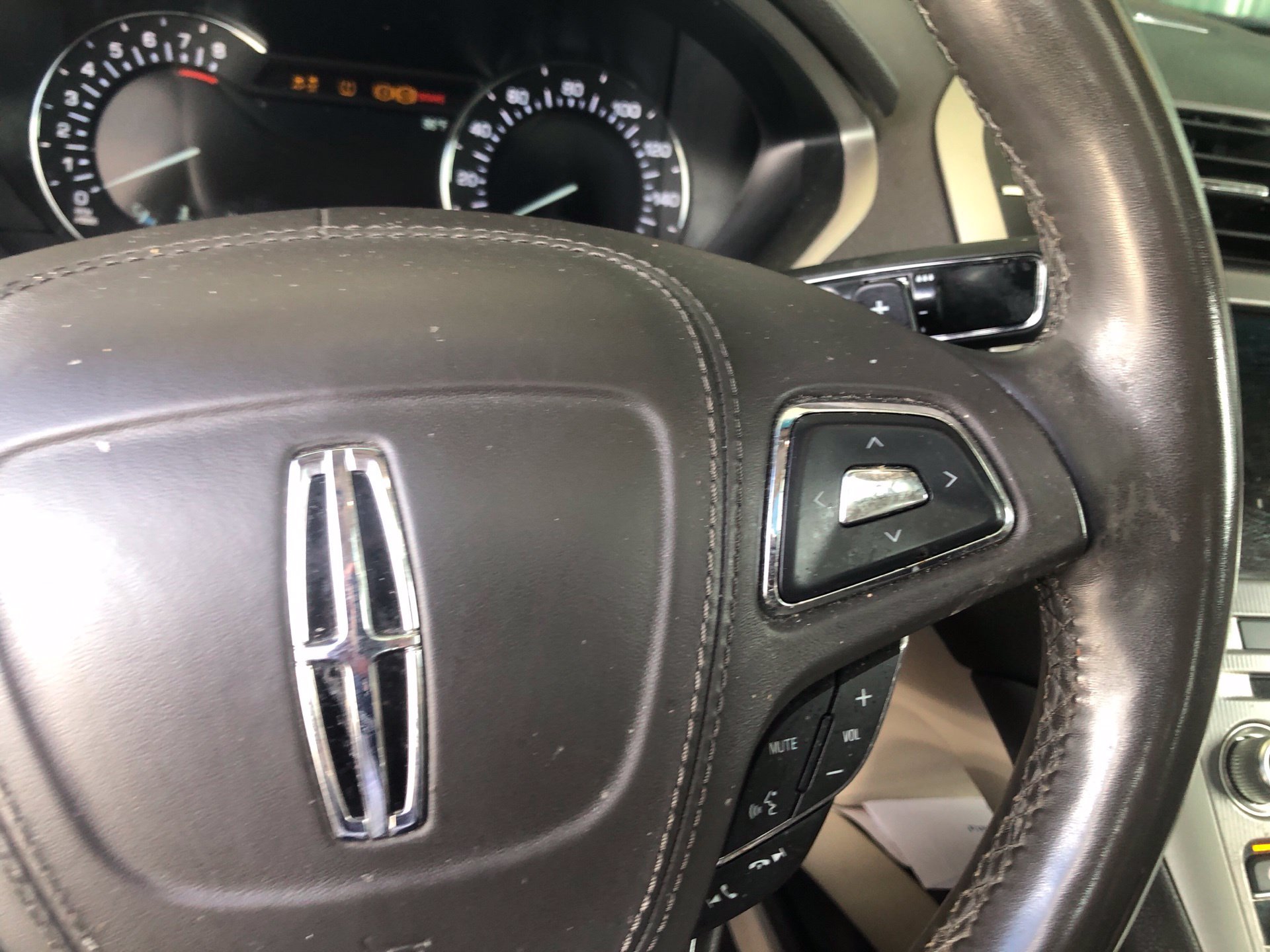 Used 2019 Lincoln MKZ Reserve w/ Reserve Plus Package FWD image 13