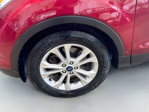 Used 2017 Ford Escape SE w/ Equipment Group 201A AWD/4WD image 32
