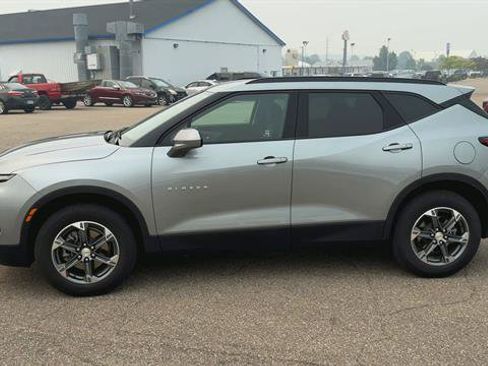 Used 2025 Chevrolet Blazer LT w/ Convenience Package AWD/4WD image 5