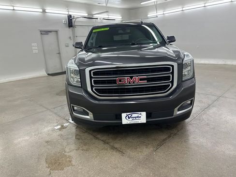Used 2017 GMC Yukon XL SLE w/ SLE Value Package RWD image 2