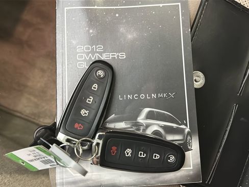 Used 2012 Lincoln MKX AWD image 31