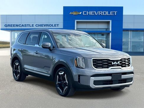 Used 2023 Kia Telluride S AWD/4WD image 1