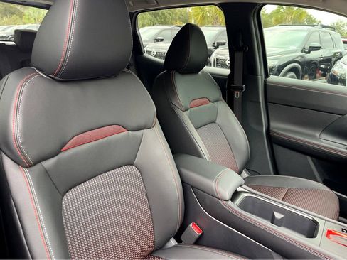 New 2025 Nissan Kicks SR FWD image 8