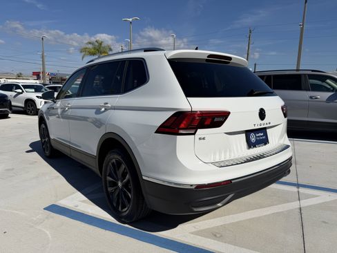 Certified 2024 Volkswagen Tiguan SE image 5