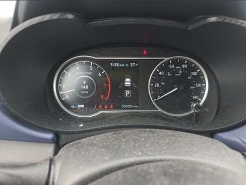 Used 2024 Nissan Versa SV w/ Trunk Package image 4