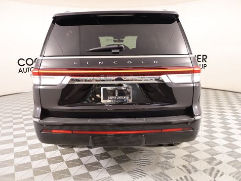 Used 2022 Lincoln Navigator Reserve image 23