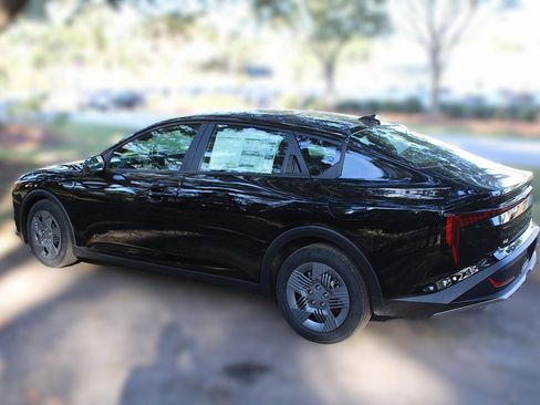 New 2025 Kia K4 LX image 12