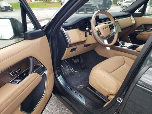 New 2026 Land Rover Range Rover SE AWD/4WD image 9