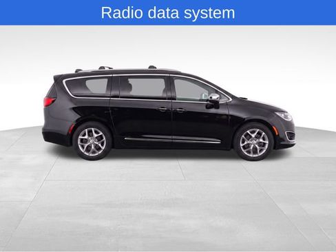 Used 2020 Chrysler Pacifica Limited FWD image 8