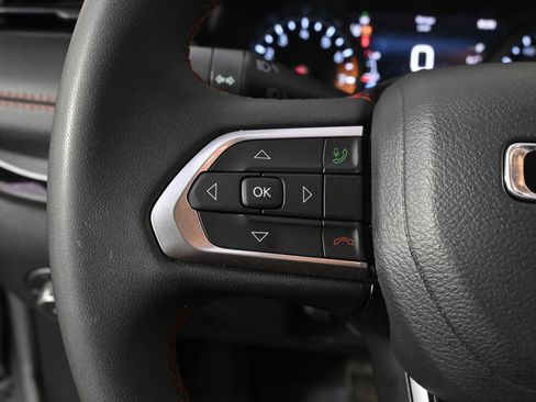 Used 2025 Jeep Compass Trailhawk AWD/4WD image 33