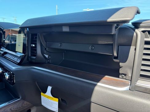 New 2026 GMC Sierra 1500 SLT w/ SLT Premium Package AWD/4WD image 26
