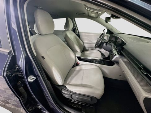 Used 2025 Hyundai Kona SEL FWD image 31
