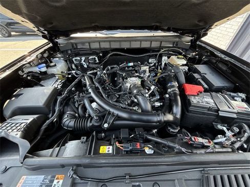 Used 2024 Ford Bronco Wildtrak image 17