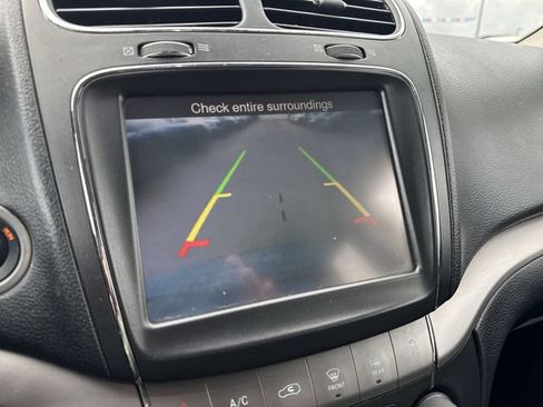 Used 2018 Dodge Journey Crossroad w/ Driver Convenience Group FWD image 20