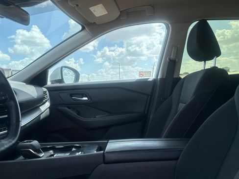 Certified 2025 Nissan Rogue SV FWD image 42