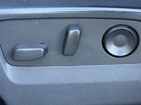 Used 2022 Chevrolet Suburban Premier AWD/4WD image 24