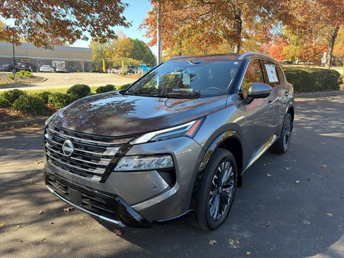 New 2026 Nissan Rogue Platinum image 3