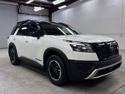 Used 2024 Nissan Pathfinder Rock Creek image 27