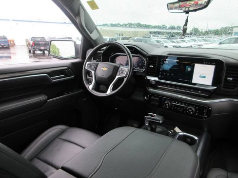 Used 2025 Chevrolet Silverado 1500 LTZ w/ LTZ Premium Package AWD/4WD image 29