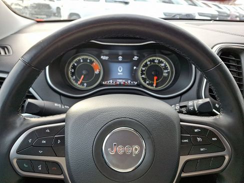 Used 2021 Jeep Cherokee Latitude Lux w/ Comfort/Convenience Group image 20