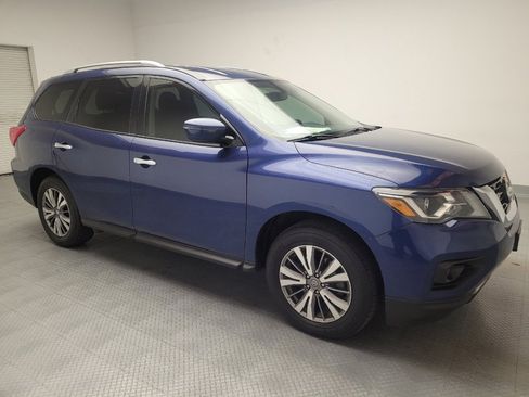 Used 2019 Nissan Pathfinder SV image 11
