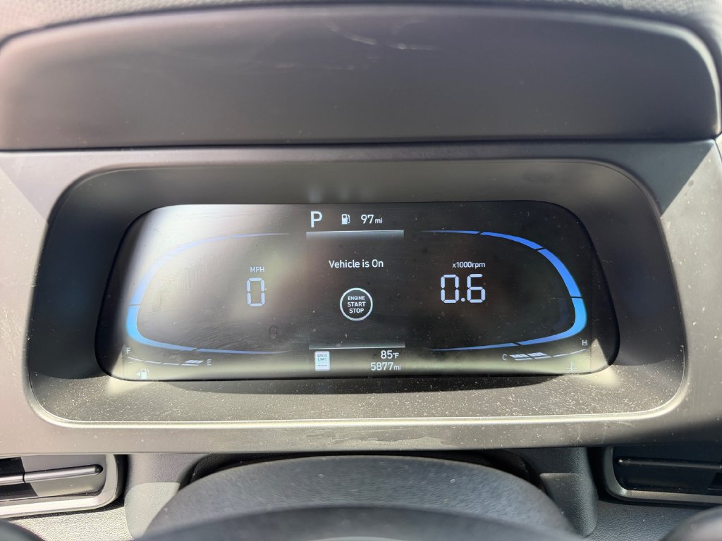 Used 2025 Hyundai Elantra Sport FWD image 26