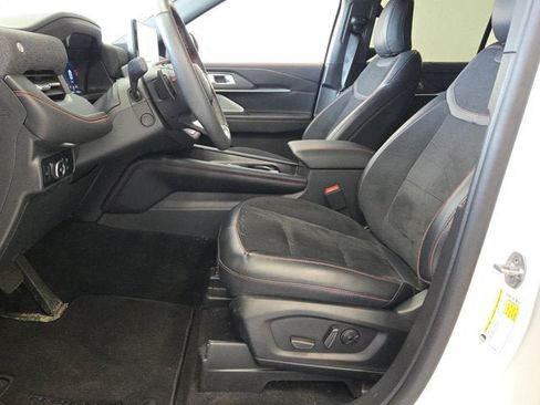 Used 2025 Ford Explorer ST AWD/4WD image 21