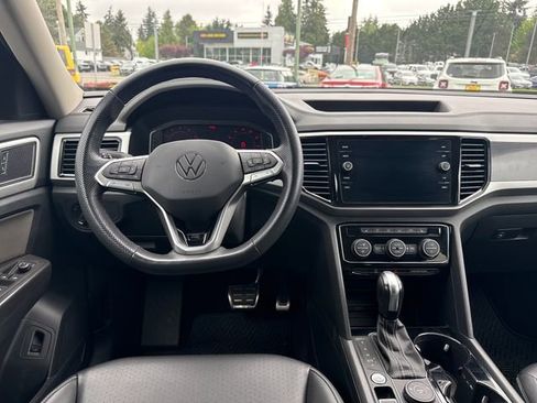 Used 2023 Volkswagen Atlas SEL R-Line AWD/4WD image 18