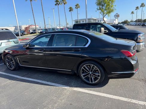 Used 2020 BMW 750i xDrive w/ Executive Package AWD/4WD image 2