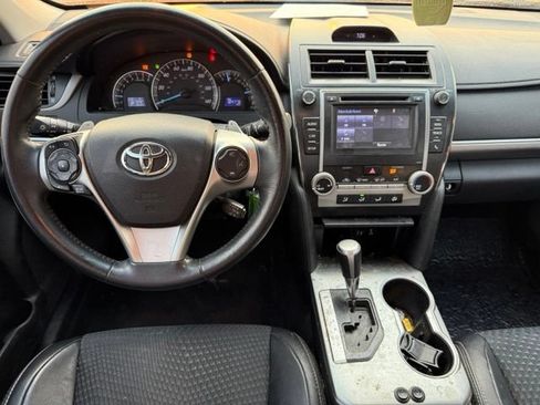 Used 2014 Toyota Camry SE FWD image 3