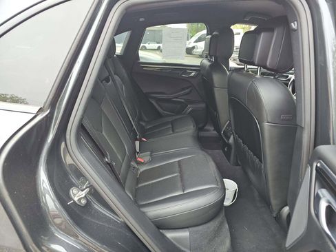 Used 2018 Porsche Macan AWD/4WD image 5
