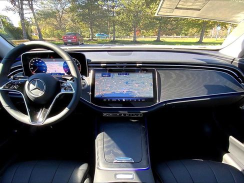 New 2026 Mercedes-Benz E 350 4MATIC Sedan image 5